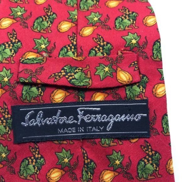 Salvatore Ferragamo Tie Red Green Rabbits 3-3/4" Wide 58" Length - Picture 5 of 9